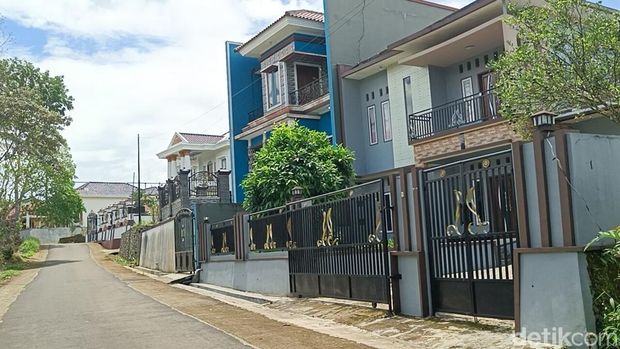 Cilacap, Small Town with a Heartwarming Grocery Store